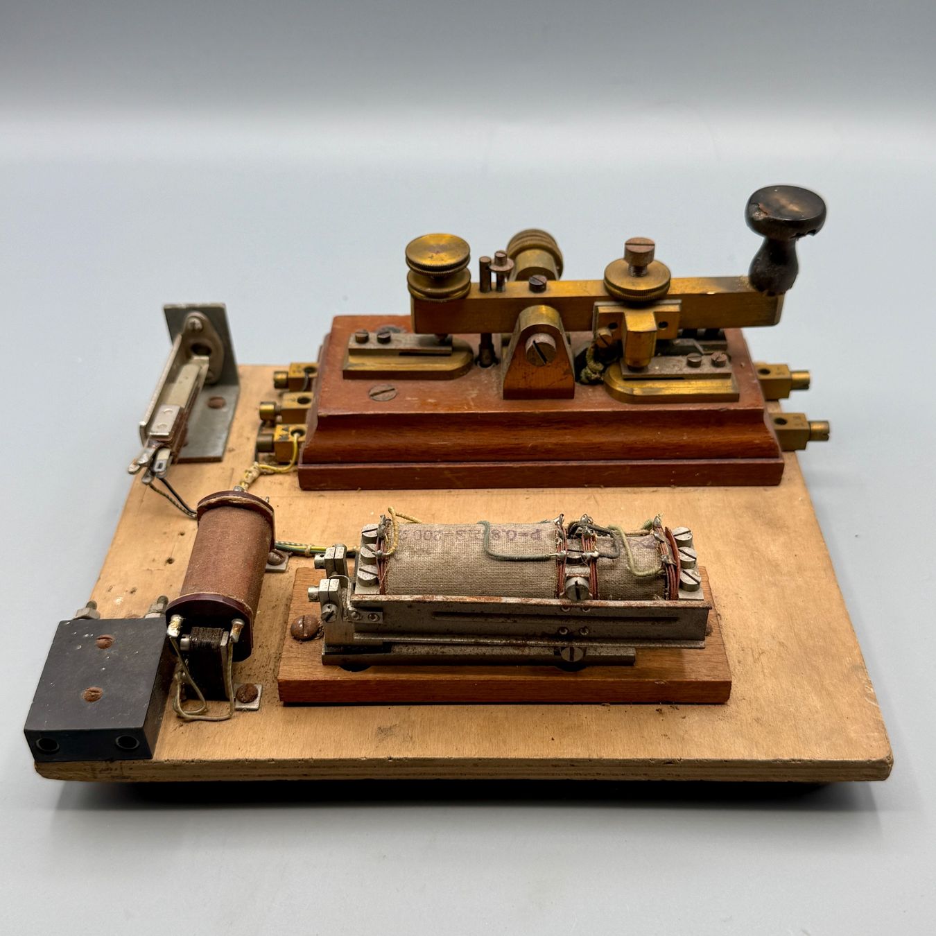 Telefone: Antiker Morsetelegraph – Gebraucht aus Ueberstorf von Brocandi