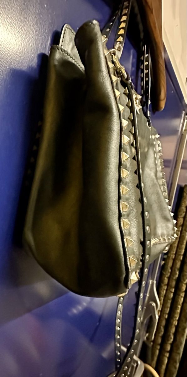 Valentino Taschen für Damen: Sac à main Valentino Garavani Rockstud cuir vert. – Gebraucht aus Genève von Tom6 5