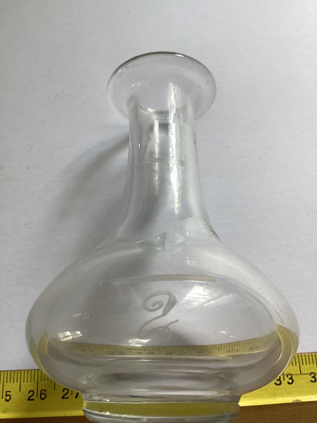 Caraffe: Antike kleine Karaffe mit Mengen Angaben – Usato da Eglisau venduto da mar_5rn2 3