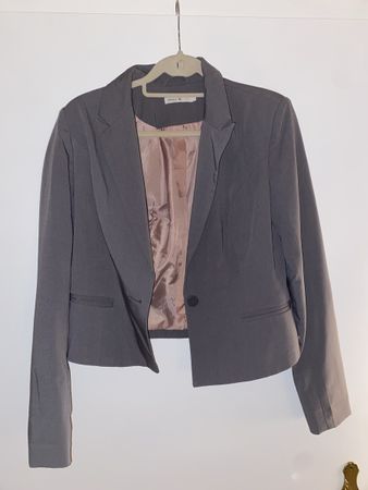 Grauer Blazer, Only, Grösse M Top Zustand für Frühling!