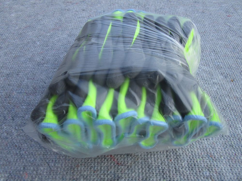 Guanti & manicotti: 100 Paar Winterhandschuhe, Textilhandschuhe gummiert 9/M – Nuovo (secondo la descrizione) da Eschenbach SG venduto da brocarte 7