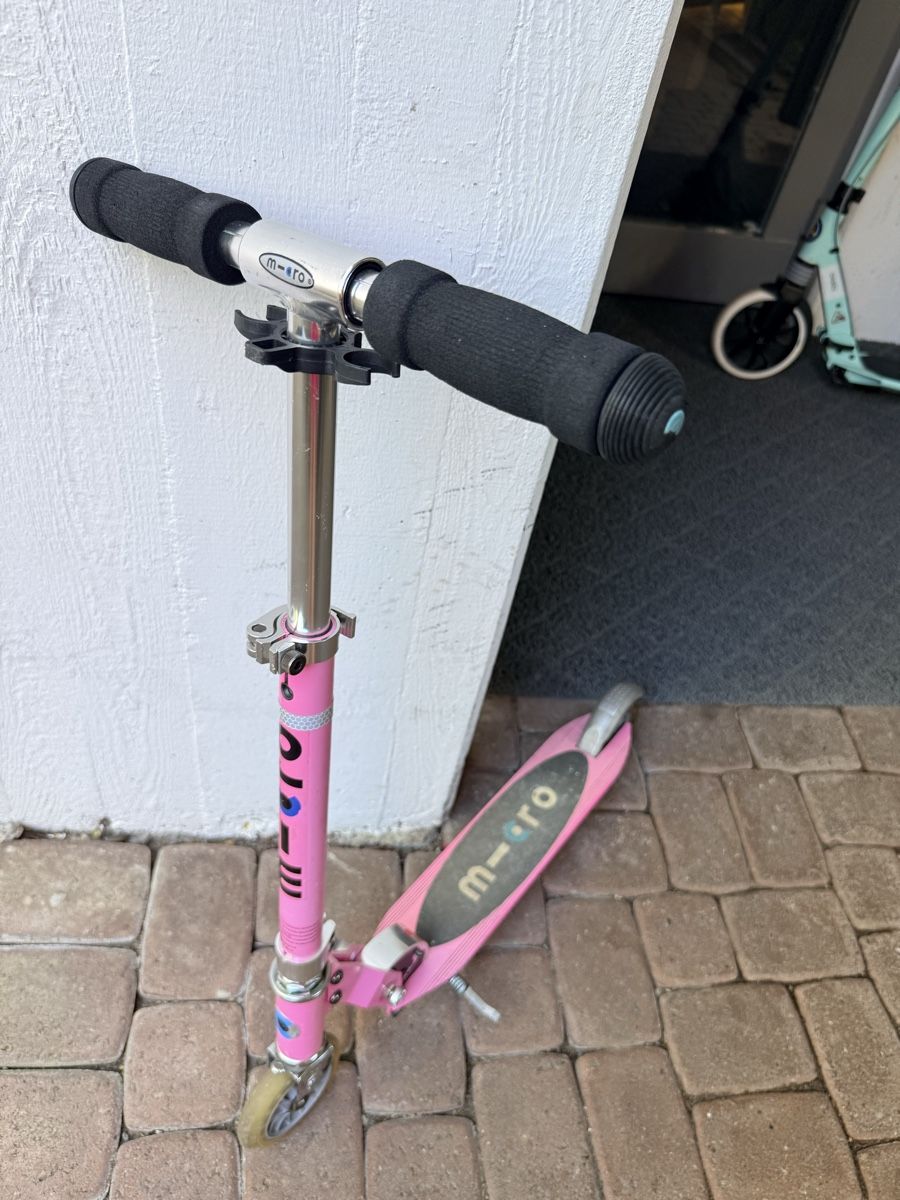 Micro Veicoli per bambini: Micro Scooter rosa gebraucht. – Usato da Bassersdorf venduto da DeBabsnhage