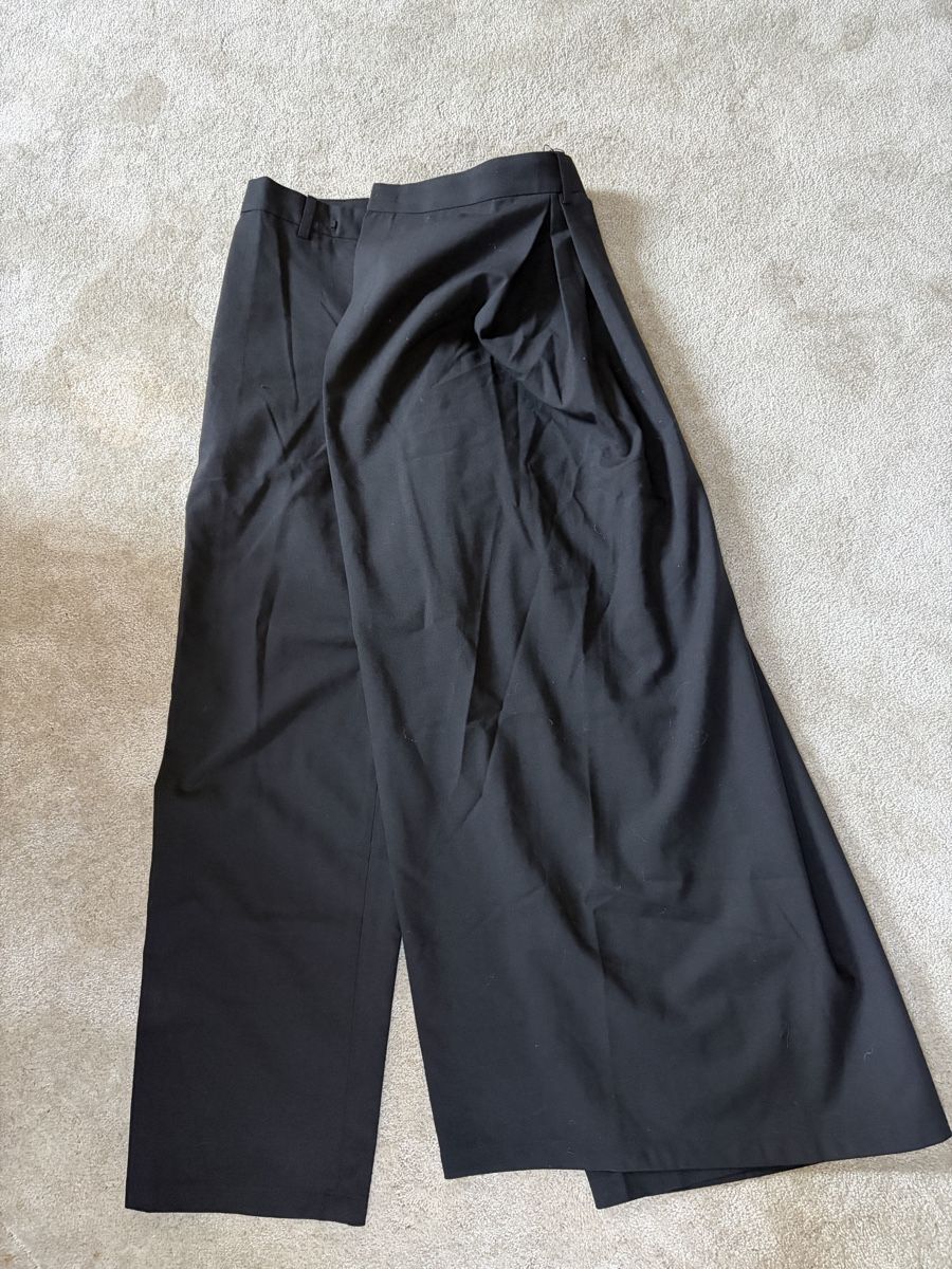 Hosen: Art Basel 2026 pants – Neu und originalverpackt aus Erlenbach ZH von ginagina999 2