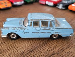 Mercedes Benz 220 SE 1:43 Dinky Toys