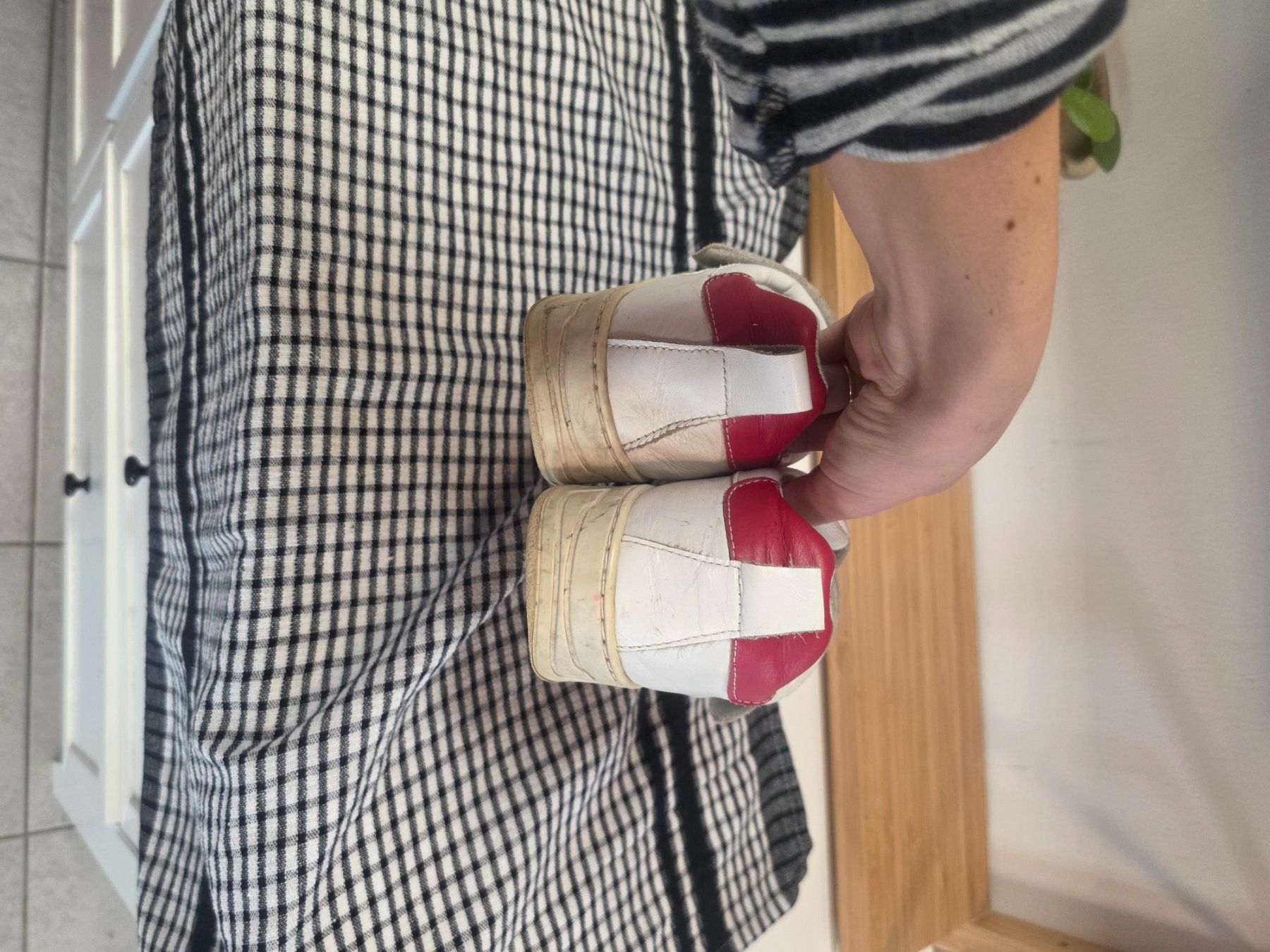 Scarpe da uomo: Weisse Schuhe mit Klettverschluss, Grösse 36 – Usato da Wichtrach venduto da Elenagonzi 2