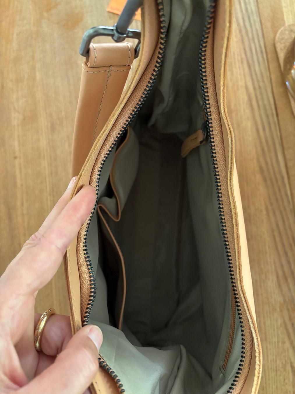 Borse da donna: Tasche 2nd Harbour beige Naturleder – Usato da Frauenfeld venduto da Andi_andrea 3
