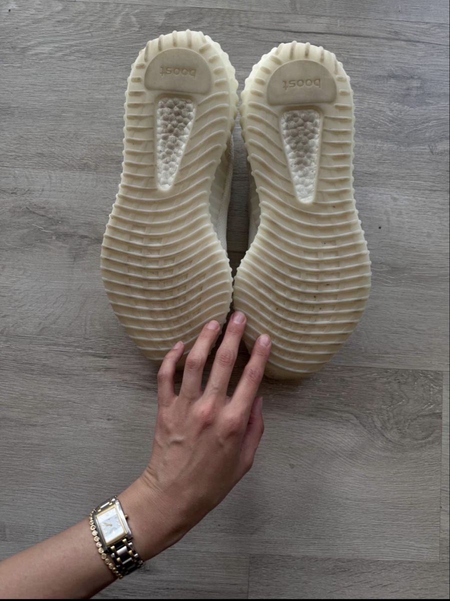 Adidas Herrenschuhe: Yeezy Boost 350 V2 Bone, NEU & original – Neu (gemäss Beschreibung) aus St. Gallen von staniel 2