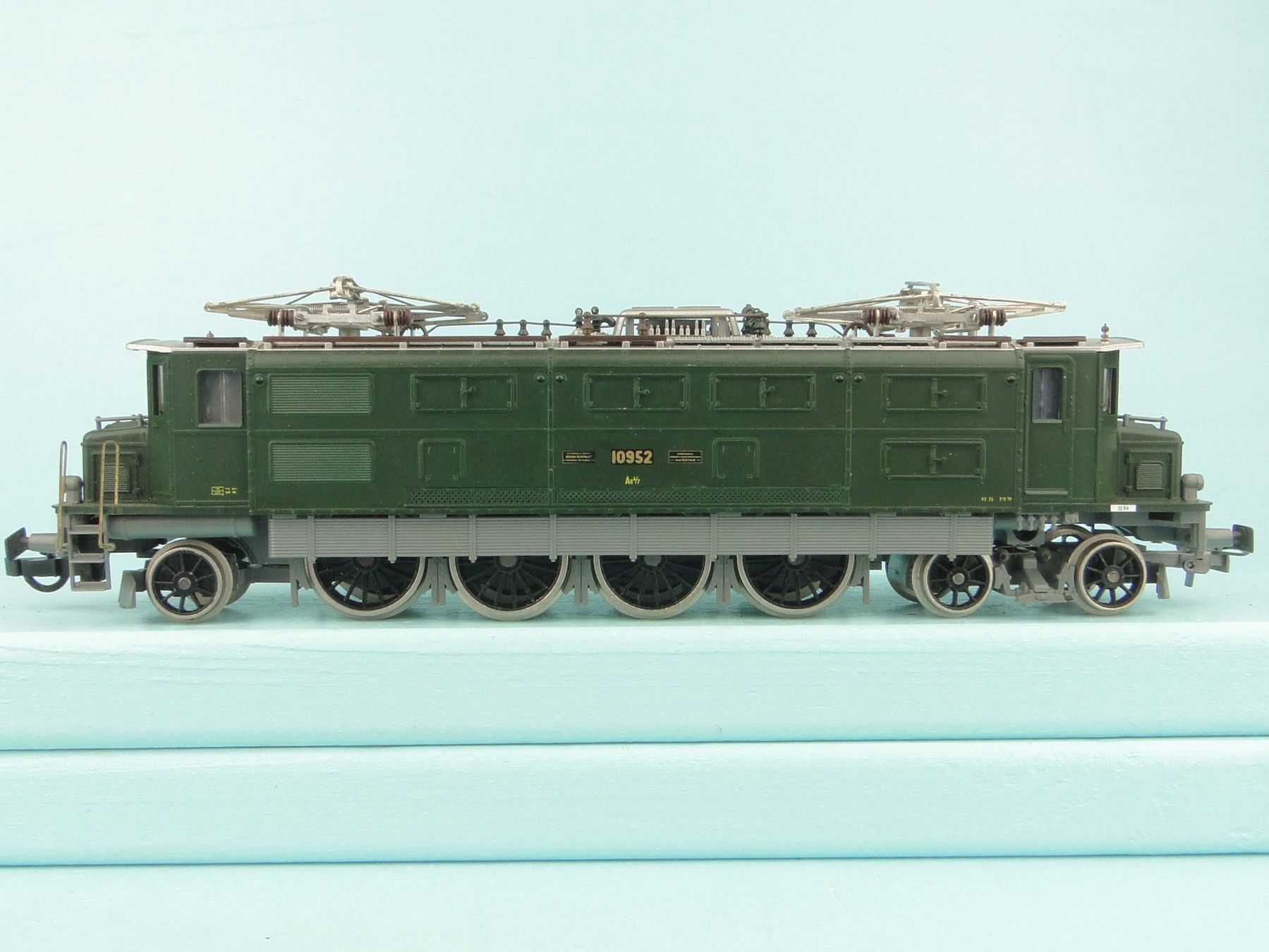 Liliput Modellini di ferrovie: Liliput 147 50 SBB Ae 4/7 – Usato da Bülach venduto da cann11 2