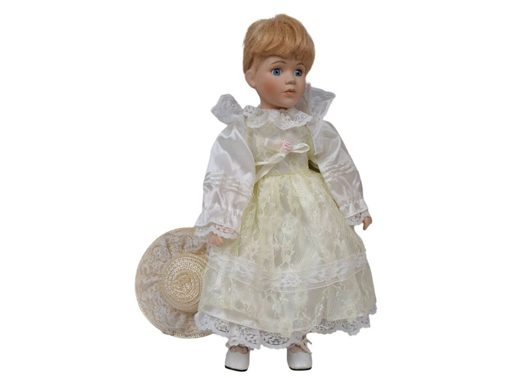 Puppen: THE PROMENADE COLLECTION Puppe Victoria – Gebraucht aus Solothurn von Restwert_SO 1