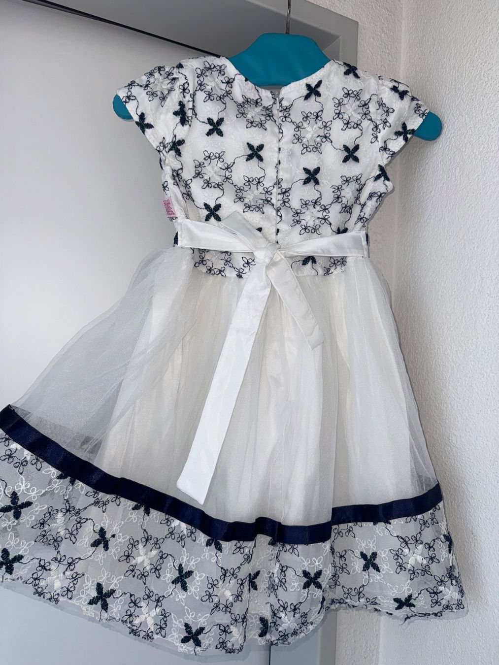 Vestiti & Gonne: Kinderkleid /122cm – Usato da Buchrain venduto da nat_pl5p 1