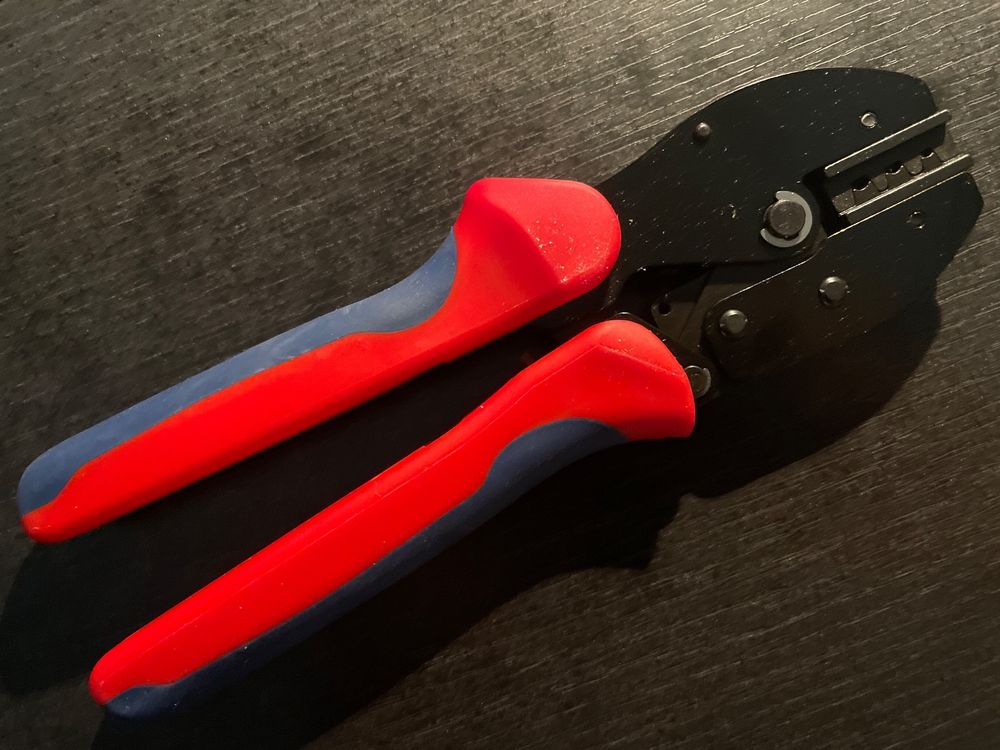 MC4 Crimpzange SolarStecker pressen Kaufen auf Ricardo