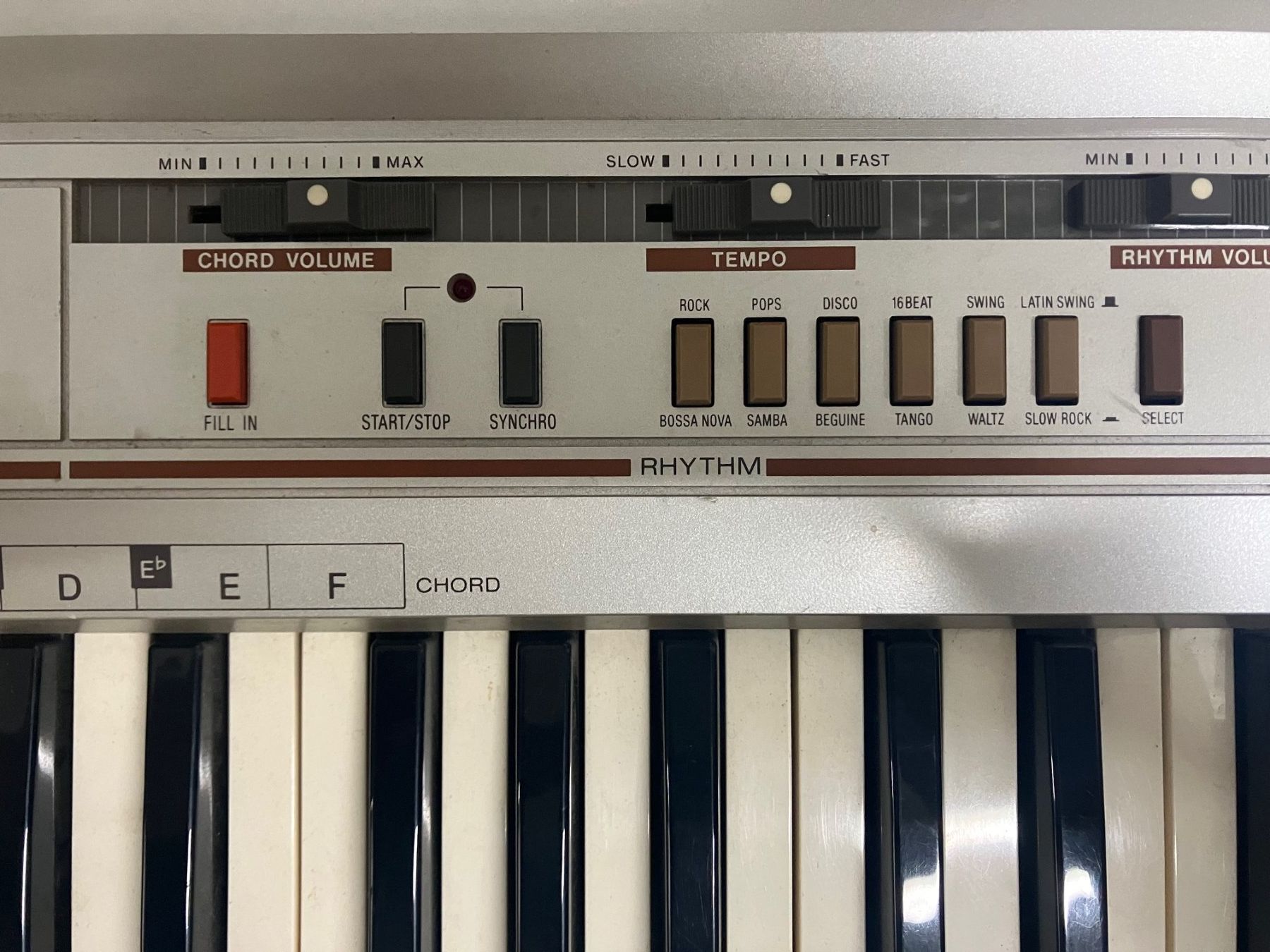 Casio Strumenti musicali: Casiotone CT 310 – Usato da la chaux-de-fonds venduto da Astromanalain 2