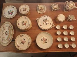 Service de table en porcelaine de Limoges (73 pièces)