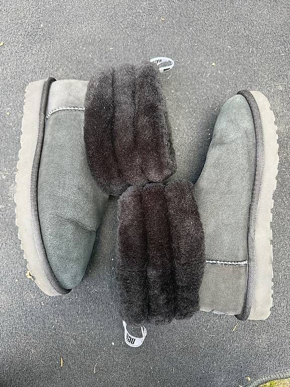 Ugg Scarpe da donna: UGG Classic Mini Fluff Gr. 40 – Usato da Zürich venduto da bil_s7tp 2