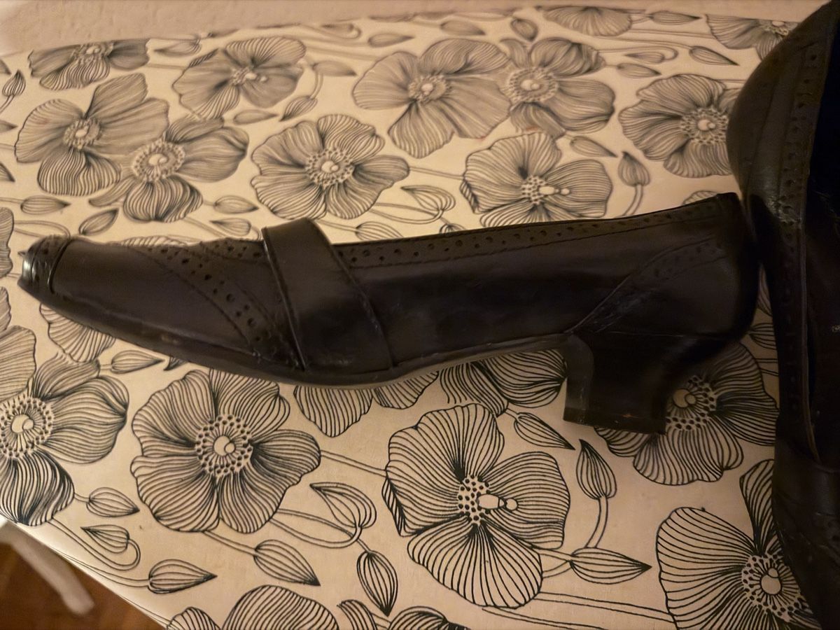 Damenschuhe: Chaussures Janet D en vrai cuir taille 39 – Gebraucht aus Savagnier von Pivovar2 1