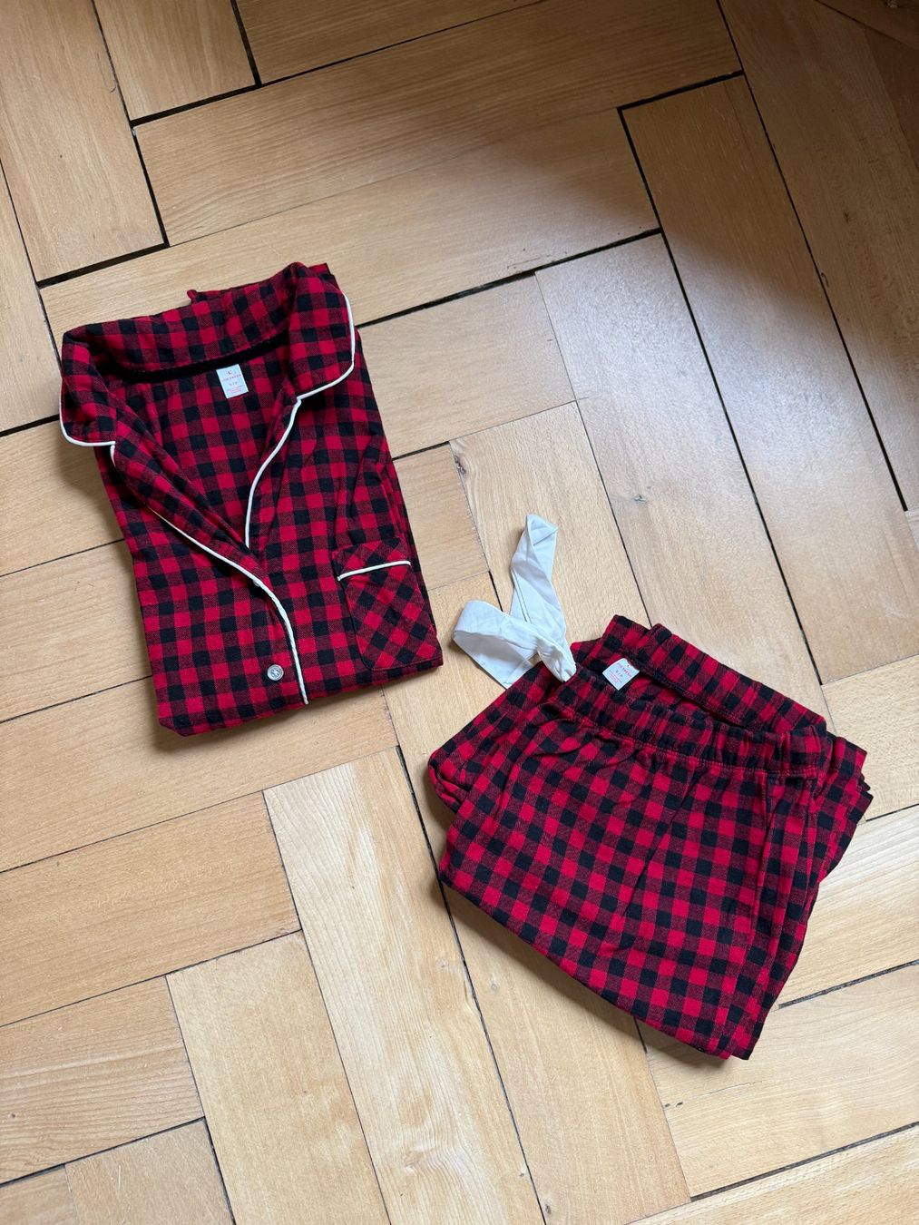 Negligees & Pyjamas: JOE FRESH - Pyjama rot-schwarz kariert S – Gebraucht aus Zürich von Diazaio
