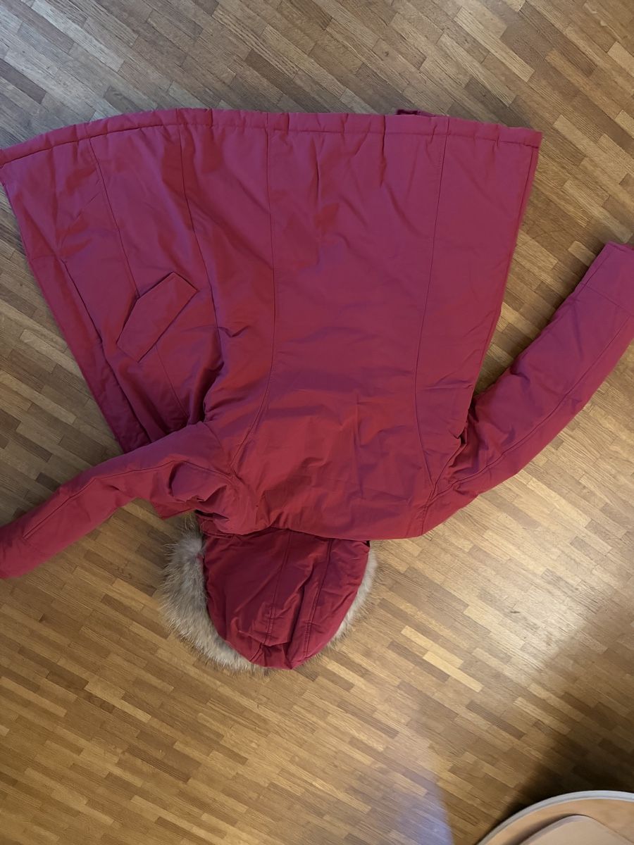 Cappotti: Wintermantel DJ85C rot mit Kapuze  – Usato da Morgarten venduto da elabaumann_ch 2