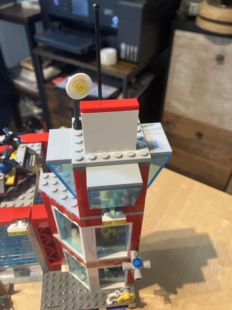 Lego Kit di costruzioni: Lego 60215 Fire Station  – Usato da Glarus venduto da Jhuber78 2