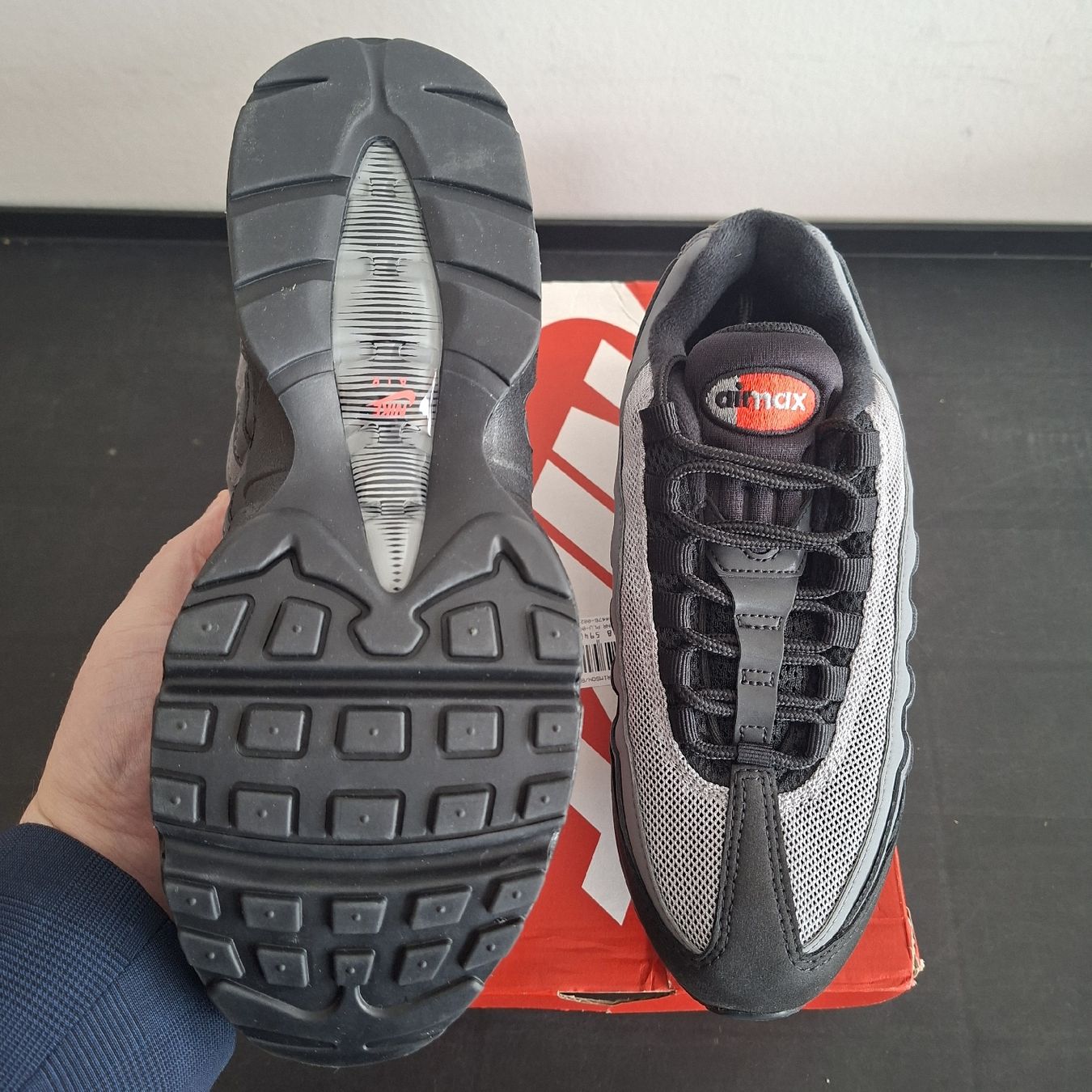 Nike Scarpe da uomo: Air Max 95 OG Black Bright Crimson Anthracite – Nuovo e nell'imballaggio originale da Onex venduto da Chooseyoursneaks 5
