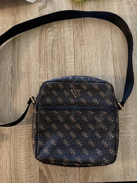 Borse da donna: Vendo borsa Guess  – Usato da Agno venduto da Saararoth_