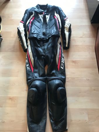 Dainese Motorrad Lederkombi 2- Teiler  Gr. 44