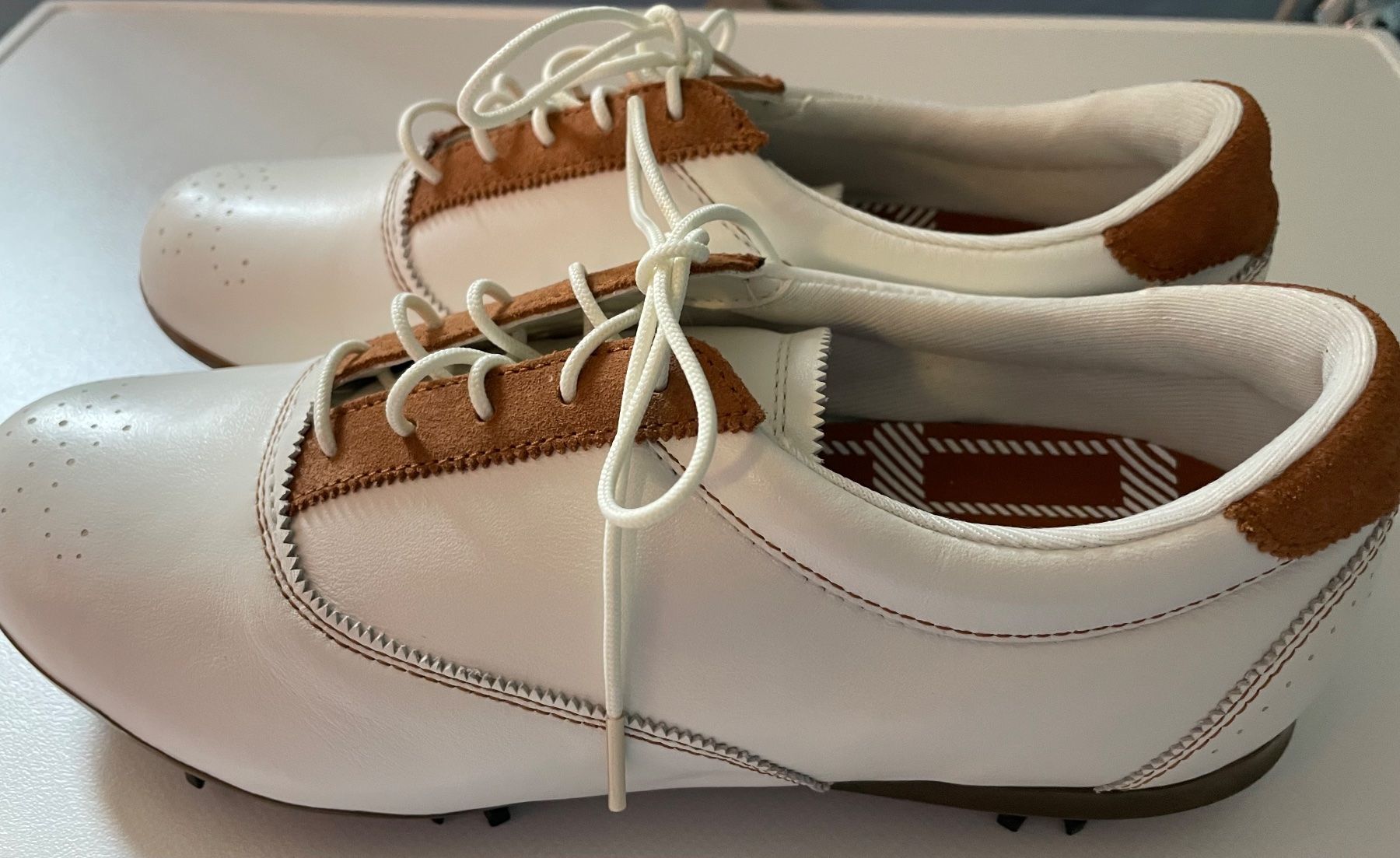 Adidas Damenschuhe: Adidas Golfschuh US Gr. 8.5 NEU – Neu (gemäss Beschreibung) aus Pfäffikon ZH von Margot1