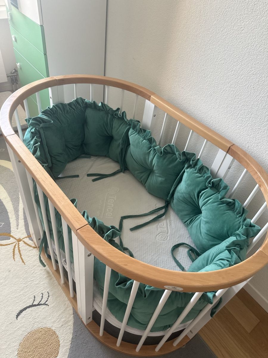 Lits: Oval bed growing with the baby – D'occasion à Affoltern am Albis par rot_682g 1