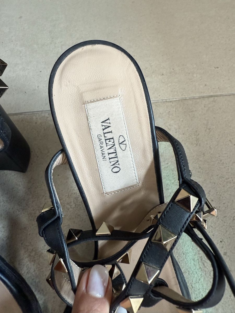 Valentino Scarpe da donna: Valentino Rockstud sandals size 37 – Usato da Cologny venduto da sab_xh7v 1