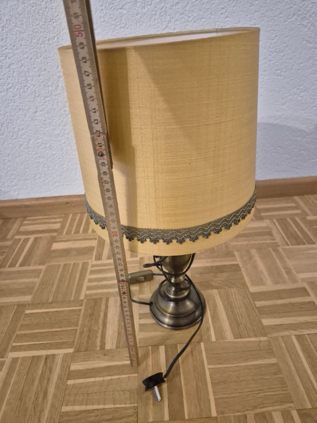 Lampade: Vintage Tischlampe mit Stoffschirm – Usato da Speicher venduto da joreim 6