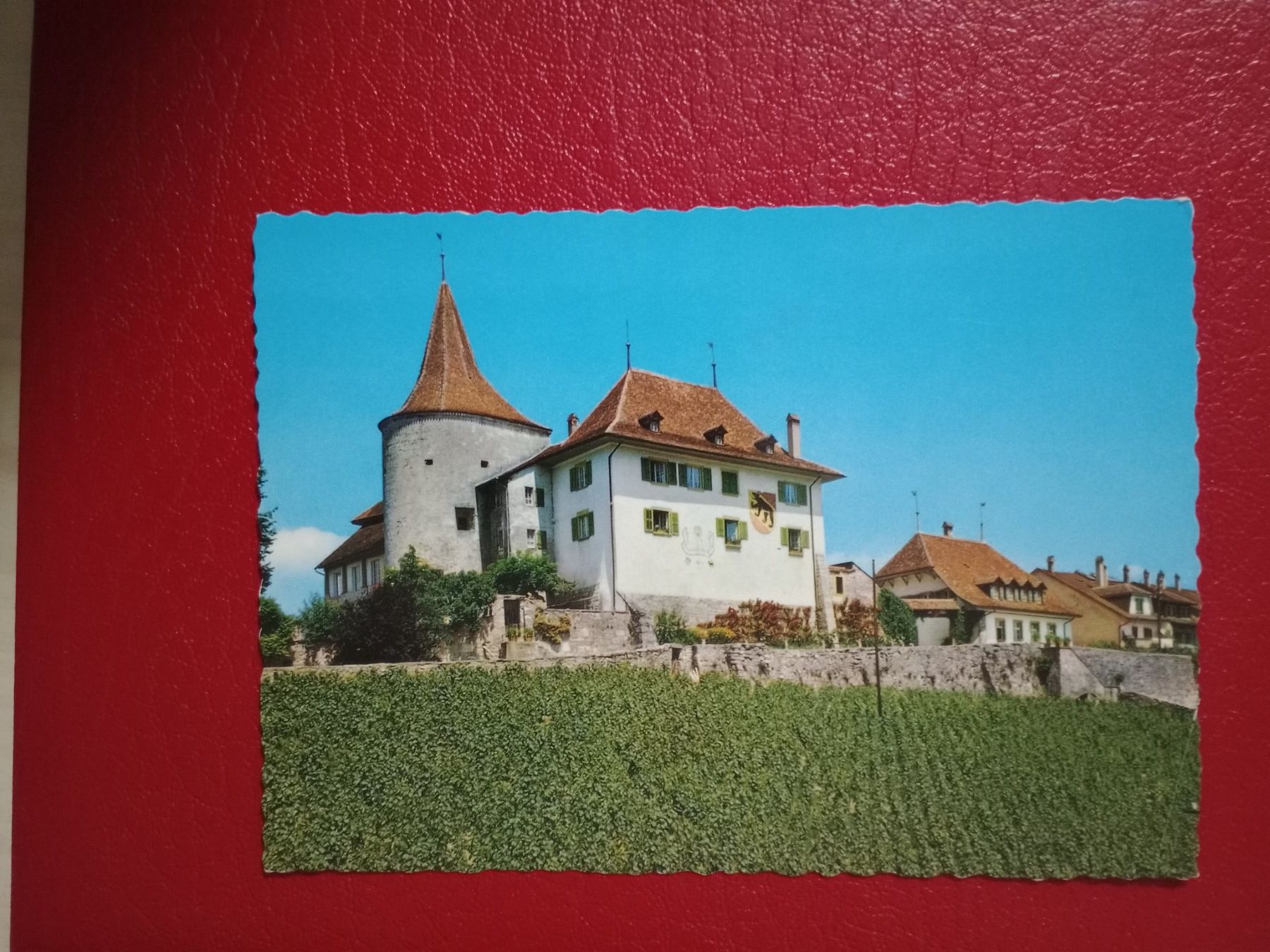 Cartes postales: Erlach Bern das Schloss – D'occasion à Küttigen par Melisch1000