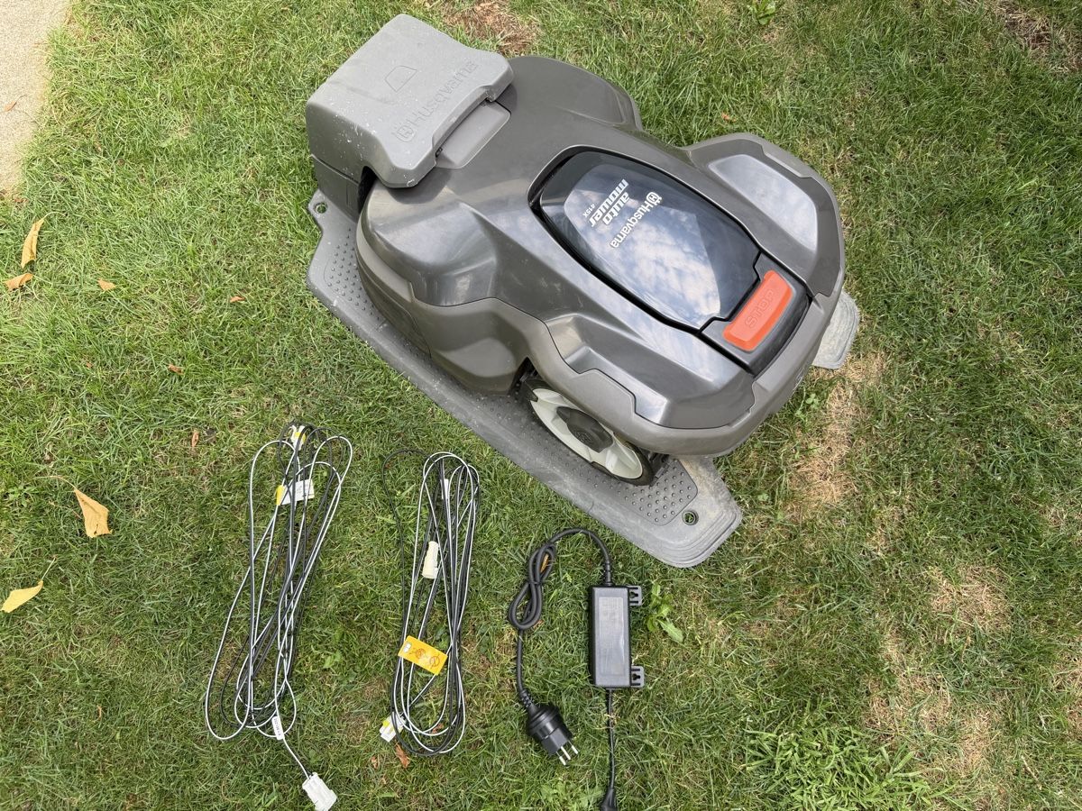 Husqvarna Rasenmäher: Husqvarna Automower 415x – Gebraucht aus Flawil von bso01