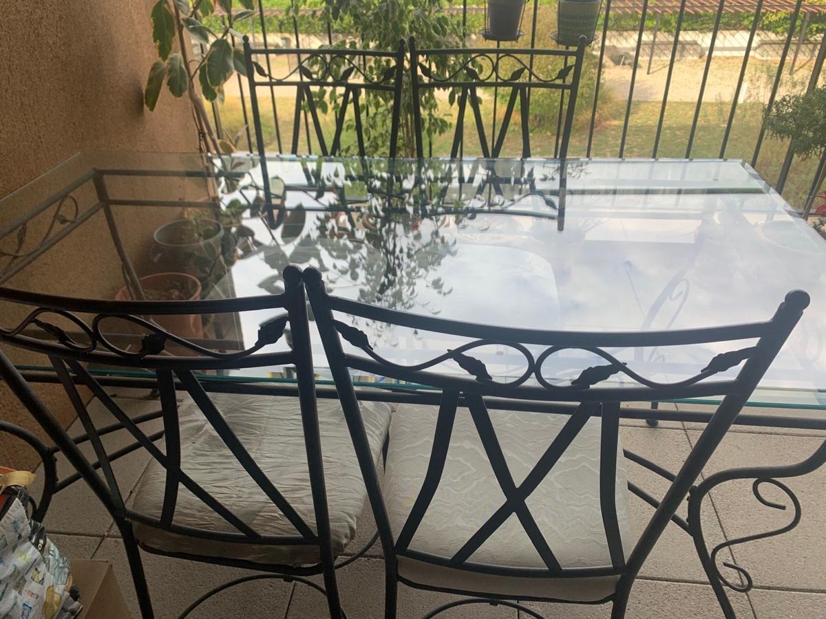 Set de table et chaises: Outdoor/Balcony Dining Table – D'occasion à Allschwil par mal_62yw
