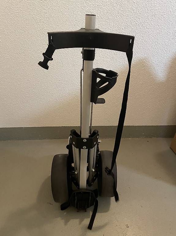 Trolley: Golf Trolley zusammenklappbar – Usato da Winkel venduto da Mnsti 2