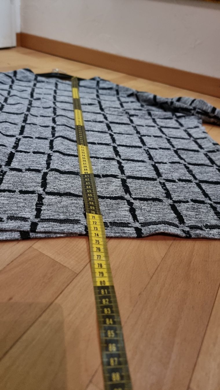 T-Shirts: Stylisches Karo-Shirt Gr. XL – Gebraucht aus Wald ZH von CapLux 7