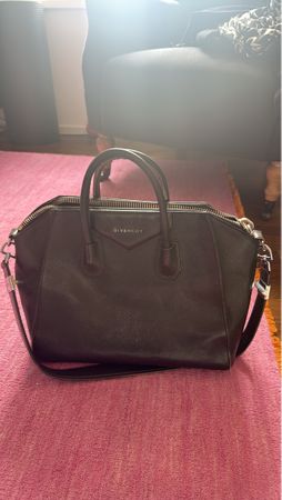 Givenchy Antigona Handbag Black Leather Like New