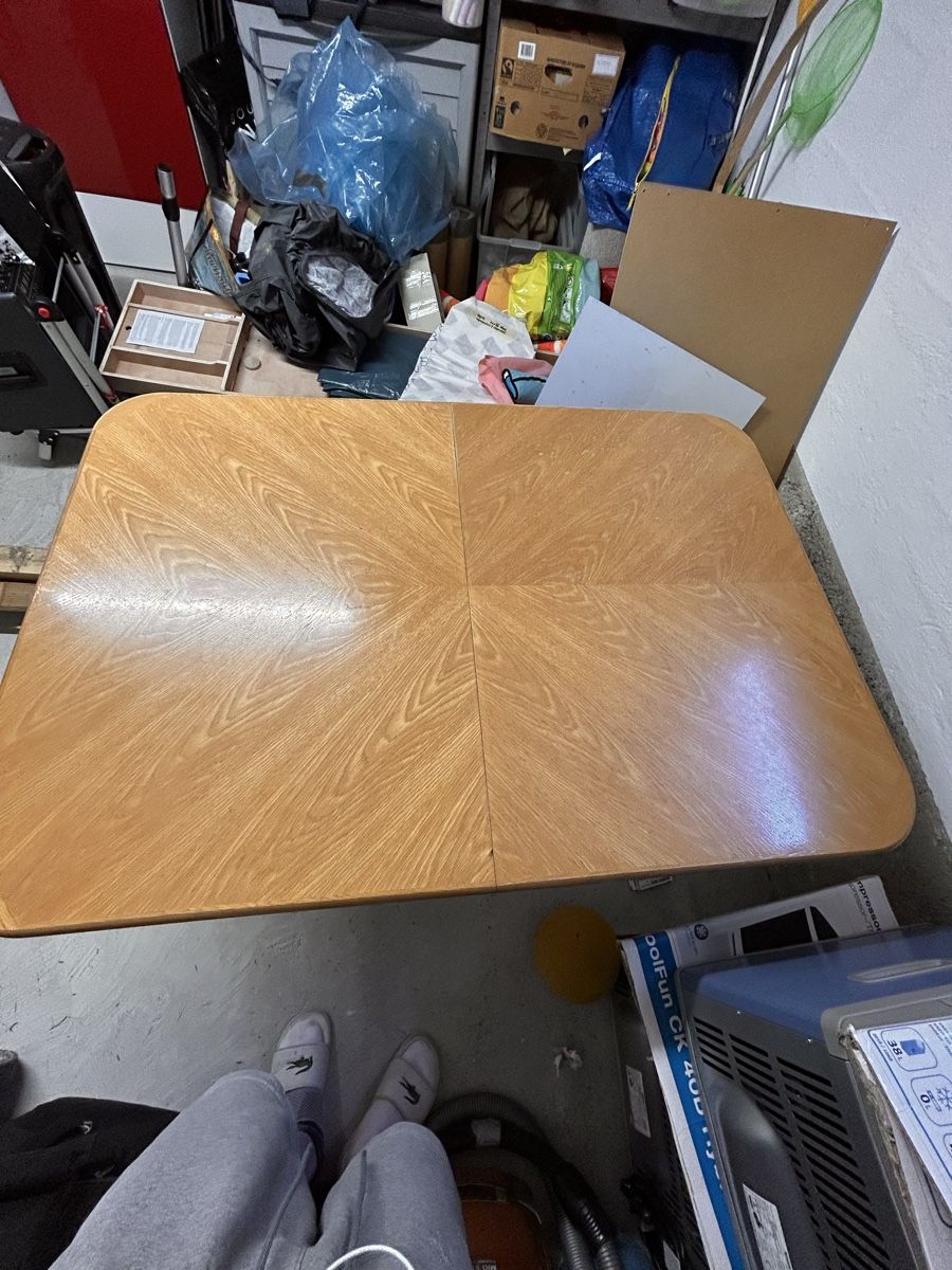 Tavoli: Holz-Esstisch  – Usato da Winterthur venduto da jemaeli 5