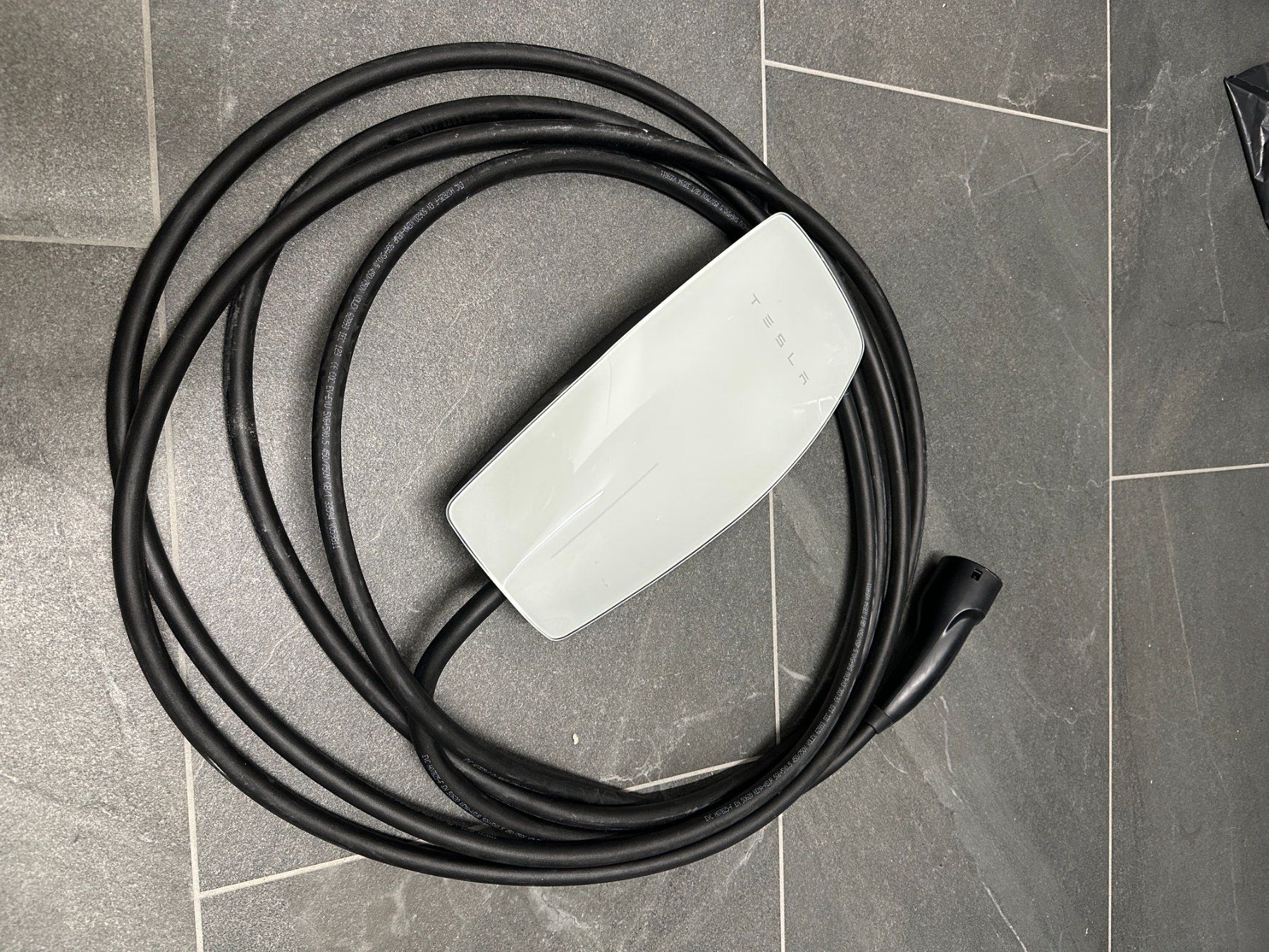 Tesla Caricabatterie: Ladestation Wall Connector für Tesla – Usato da Zufikon venduto da Chaebi4