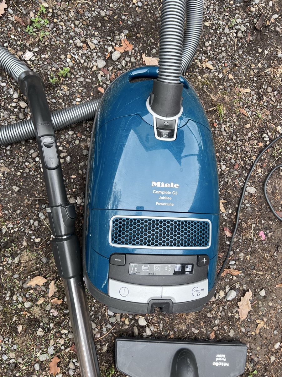 Miele Aspirapolveri & Accessori: Staubsauger Miele (69) – Usato da Glattfelden venduto da maa_qcj8