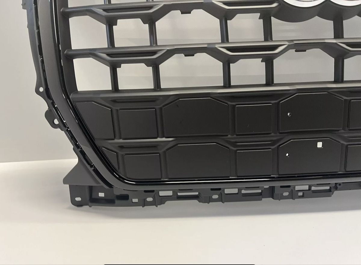 Audi Accessori per altri veicoli: Audi Q2 Kühlergrill ab 2020 – Nuovo (secondo la descrizione) da Gerlafingen venduto da luc_27xh 2