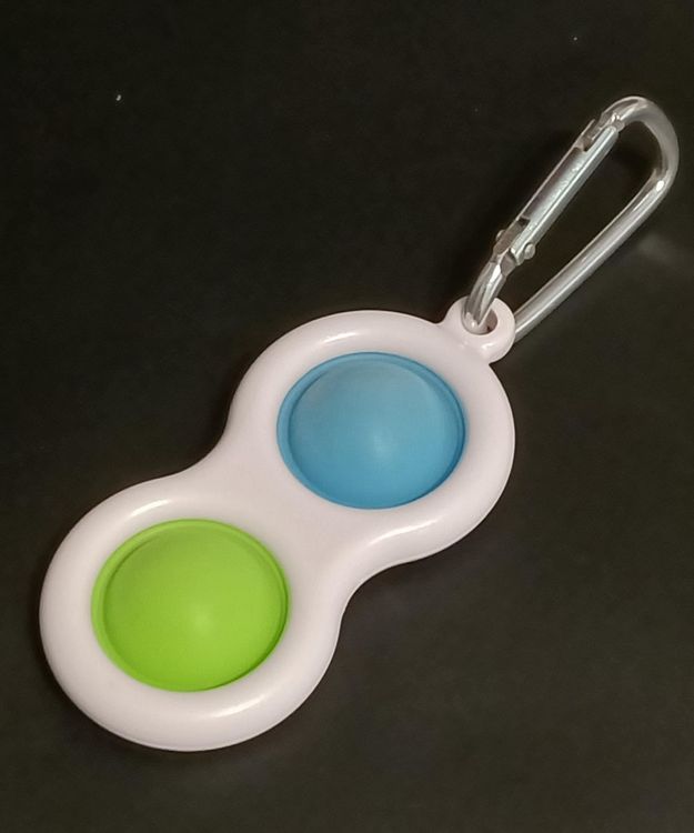 BOXOB Fidget Schlüsselanhänger Leuchtend | 7x2,4 Cm, Stacheliges Texturspielzeug Aus PLA Zum Stressabbau