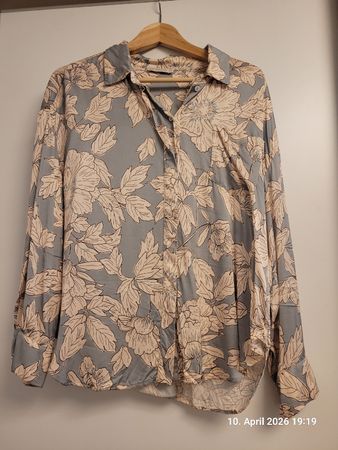 Sommerbluse mit Blumenmuster letztes Angebot