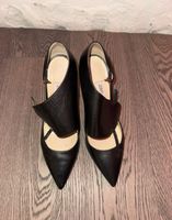Jimmy Choo Pumps Leder schwarz spitz asymmetrisch Gr. 39.5