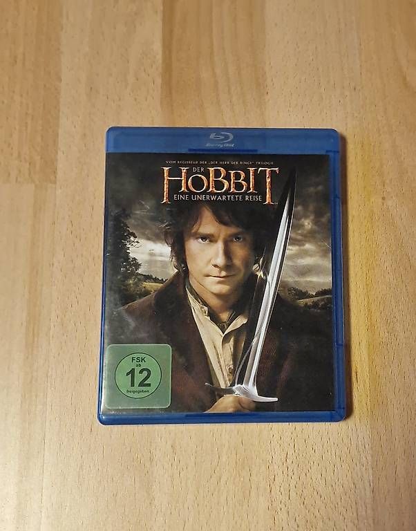 Tutti i DVDs: Der Hobbit - Eine unerwartete Reise - Blu-Ray – Usato da St. Gallen venduto da ste_fq9h
