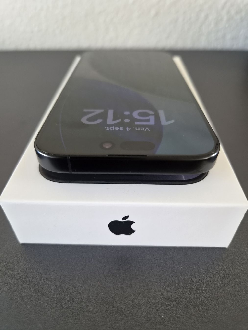 Apple Telefoni cellulari / Smartphones: Smartphone Apple iPhone 16 Pro 128 Go Black Titanium – Nuovo (secondo la descrizione) da Biel/Bienne venduto da V.John67 5