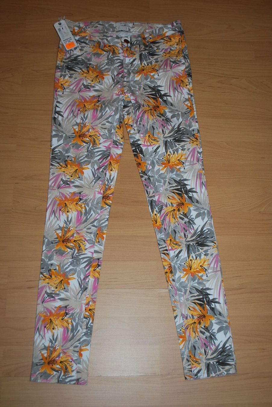 Jeans: Jeans REIKO Taille W 25  Neuf – Nuovo e nell'imballaggio originale da Cossonay-ville venduto da Super-Price-Quality