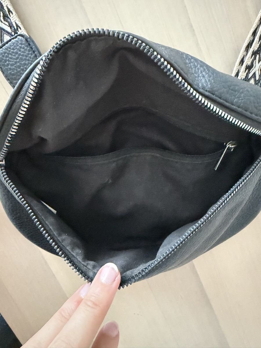 Borse da donna: Praktische Bauchtasche schwarz – Usato da Winterthur venduto da saram26 3