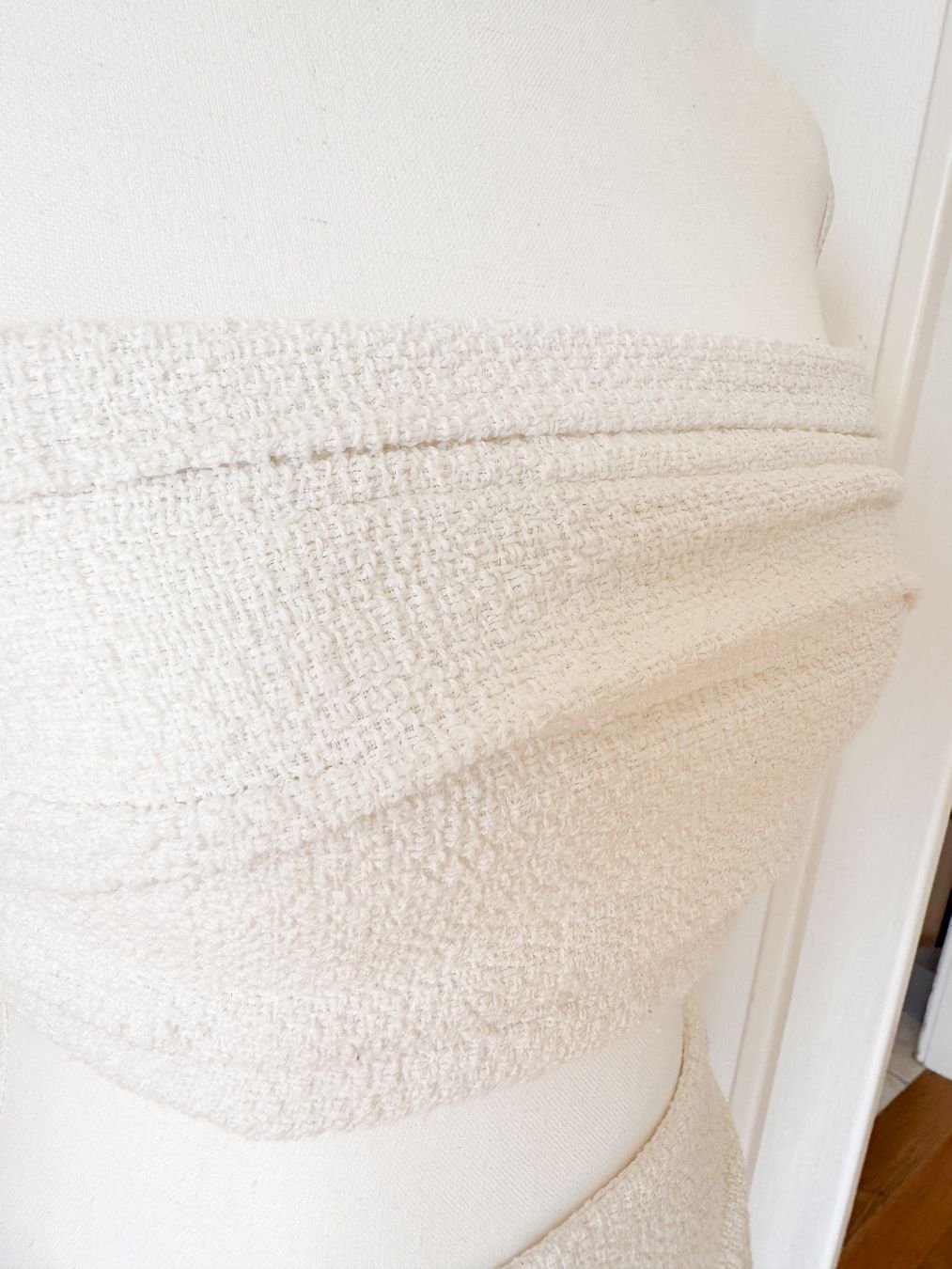 Lotti di vestiti: Magnifique ensemble crème – Nuovo (secondo la descrizione) da Lausanne venduto da Greenbyaudrey 2