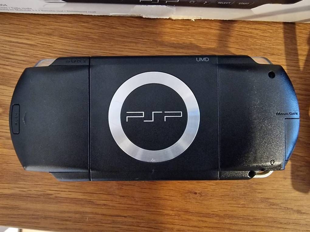 Console: PSP 1004 – Usato da Bern venduto da Ovorocks 2