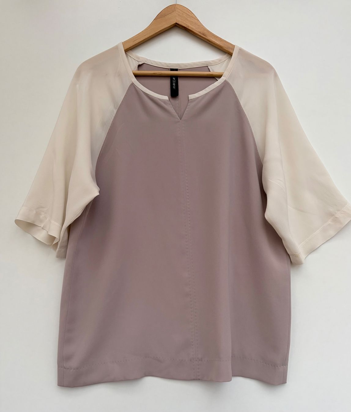 Marc Cain Chemisiers: Marc Cain Bluse mit Seide Einsatz Gr.N4 – D'occasion à Unterägeri par Jutka_04