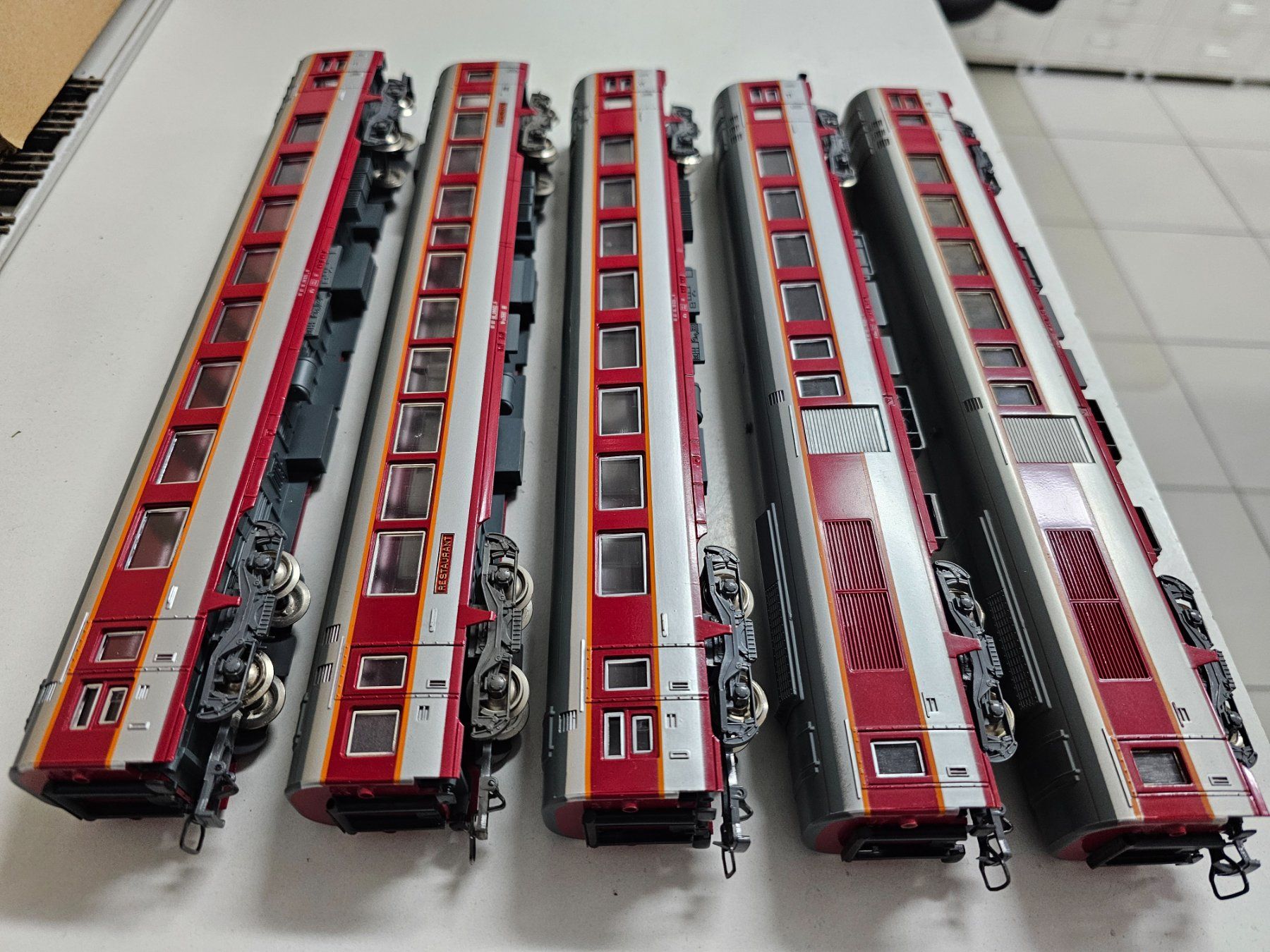 Jouef Modelleisenbahnen: Jouef 5 voitures SNCF dès 1.-fr – Gebraucht aus bassecourt von  1